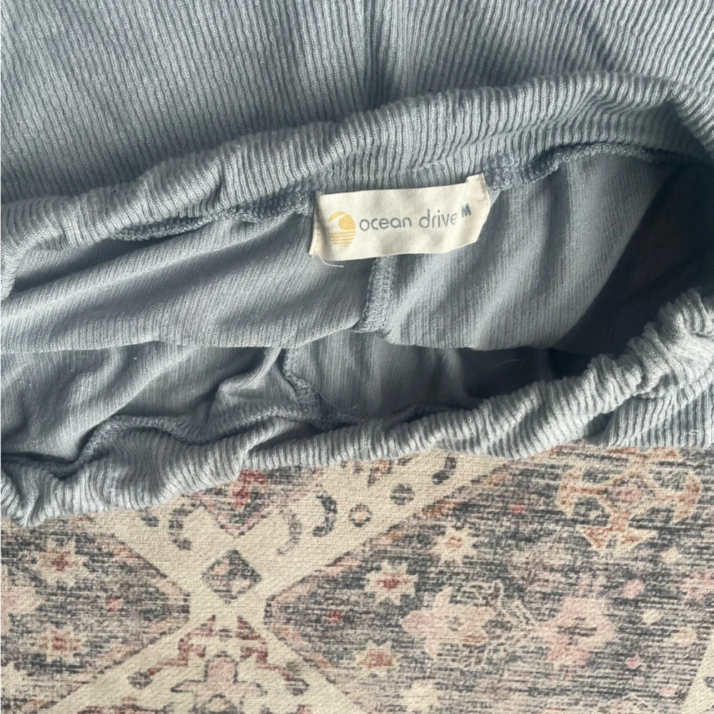 Ocean Drive- Ribbed Knit Ruffle Hem Short - Picture 7 of 7